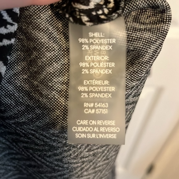 Calvin Klein NWOT longsleeves midi black and white dress. Women’s size 4 - Picture 6 of 6